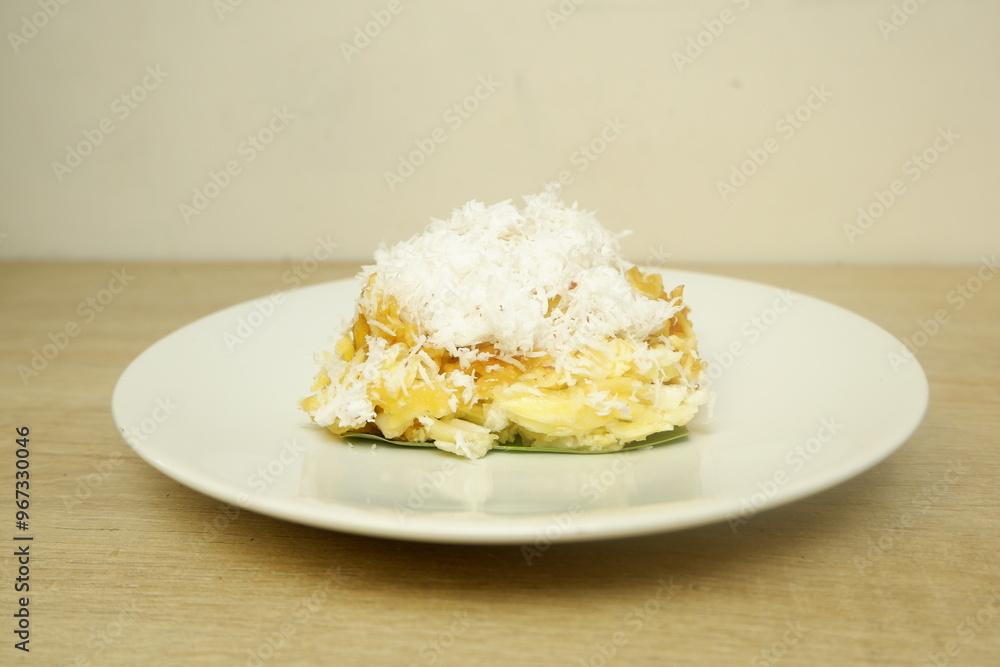 Sawot is a food made from cassava and comes from Banyuwangi, East Java.
Sawot is a food made from cassava and comes from Banyuwangi, East Java.