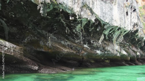 Rochers érodés sur Kho Phi Phi Lay