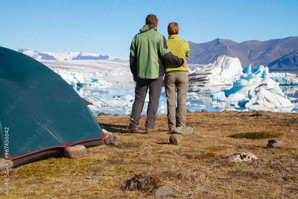 Fototapeta premium Trekking mit Zelt in Island