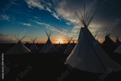 Tipi zum Sonnenuntergang 7