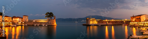 Obraz na płótnie Panorama of Nafpaktos in greece against a dramatic sky.
w salonie