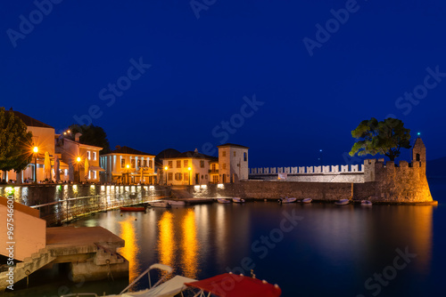Obraz na płótnie Nafpaktos port in Greece during blue hour. A beautiful touristic destination.
w salonie