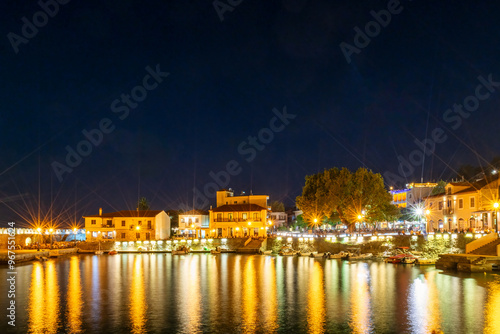 Obraz na płótnie Nafpaktos night view in Greece. A famous touristic destination.
w salonie