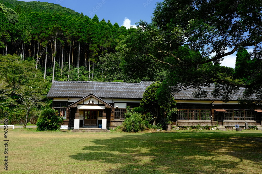 Naklejka premium gazebo in the park
