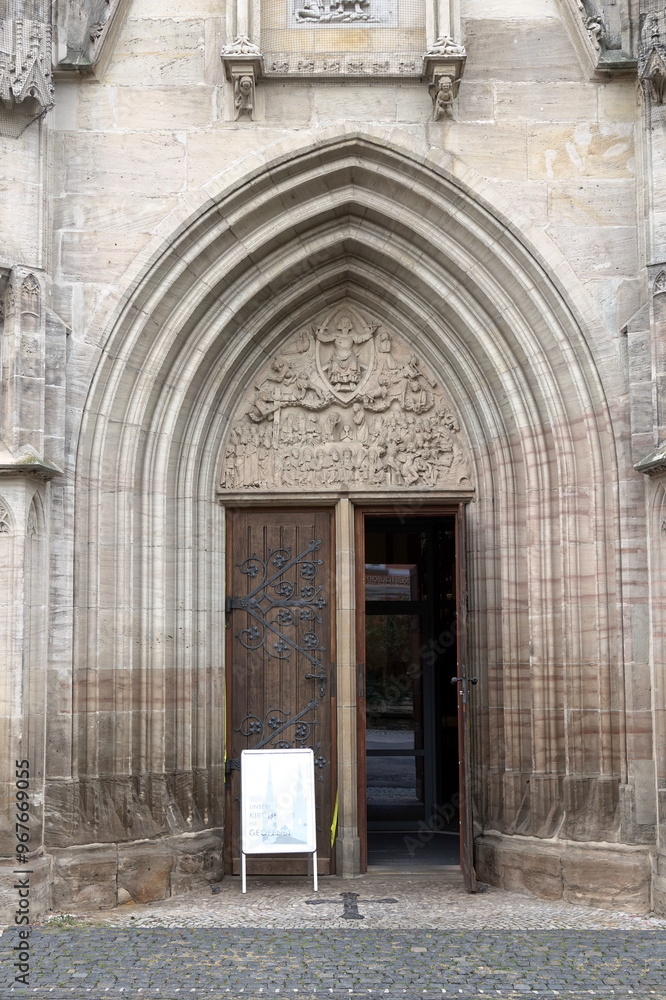 Westportal der Johanneskirche in Saalfeld Westportal der Johanneskirche in Saalfeld