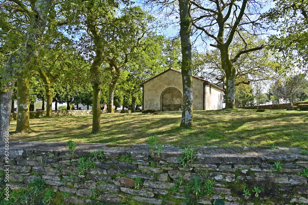 Obraz premium Paesaggi di Galizia, La cappella di San Marco sul Monte do Gozo - Galizia, Spagna