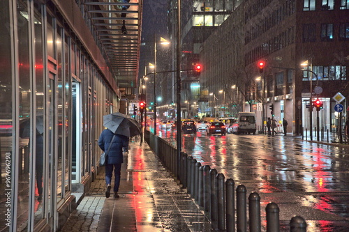 Strasse in Frankfurt. Nachts, Regen photo