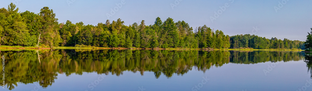 Obraz premium Lake Nokomis in Tomahawk, Wisconsin in the summer