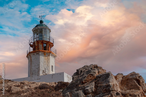 Verfallener Leuchtturm auf Mykonos