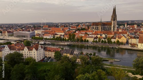 Wallpaper Mural Weitblick-Panorama über die Altstadt von Regensburg bei Sonnenaufgang Torontodigital.ca