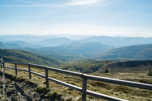 Fototapeta Naklejka Na Ścianę i Meble -  Bieszczady - na szlaku