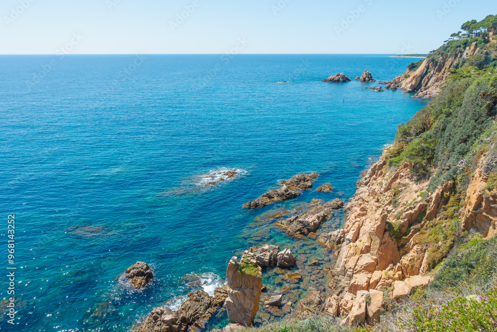 Vue de la mer depuis le Jardin botanique Marimurtra à Blanes, Costa Brava. Espagne.