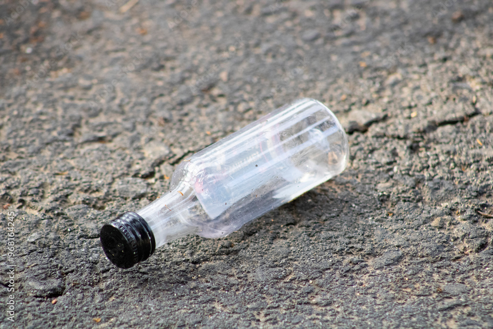 miniature glass bottle with cap miniature glass bottle with cap