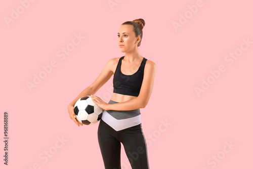 Beautiful young sporty woma...