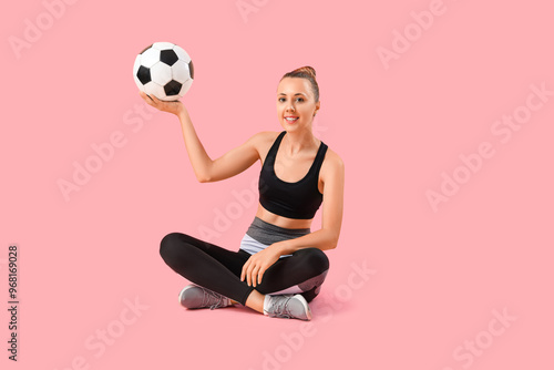 Beautiful young sporty woma...