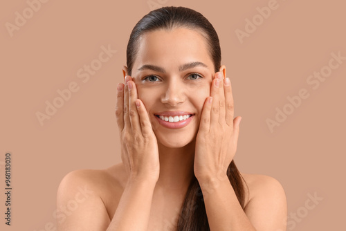 Beautiful young woman massa...