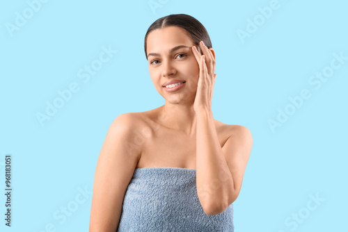 Beautiful young woman massa...