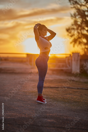 Mujer atardecer