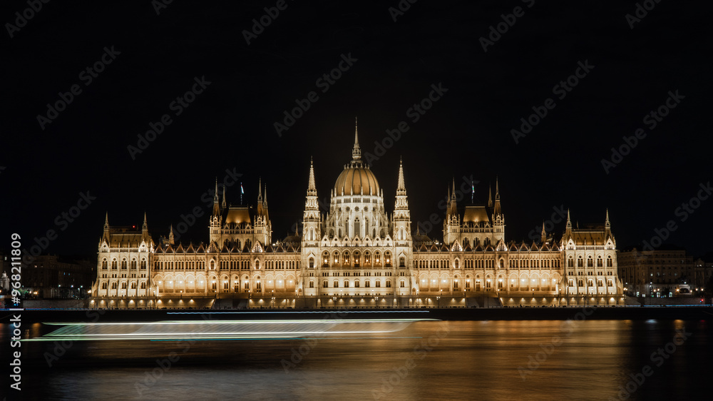 Fototapeta premium Budapest, Hungary, parilament, danube, Night