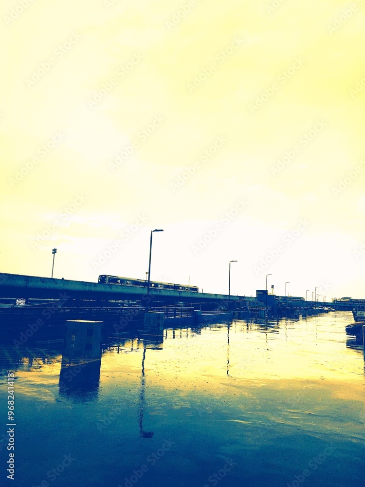 Obraz premium sunset on the river
