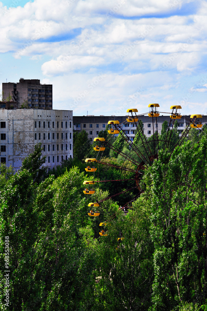 Fototapeta premium After 1986, a restricted zone was erected at a radius of 30km around Chernobyl. More than 100.000 people have been evacuated from Pripyat, but some have remained or returned. 