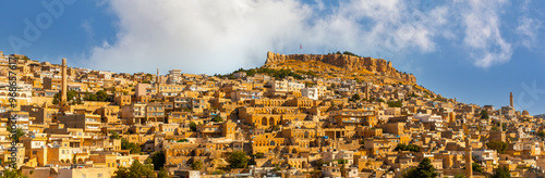 Obraz na płótnie Ancient and stone houses of Old Mardin (Eski Mardin) with Mardin Castle, Located South Eastern of Turkey w salonie