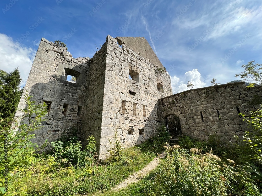 Fototapeta premium Trdnjava Predel (Paßsperre Predil, Depot Oberbreth, Depot Predil), Log pod Mangartom, Slovenija - Fortification Predel, Slovenia - Fortificazione sul Predel