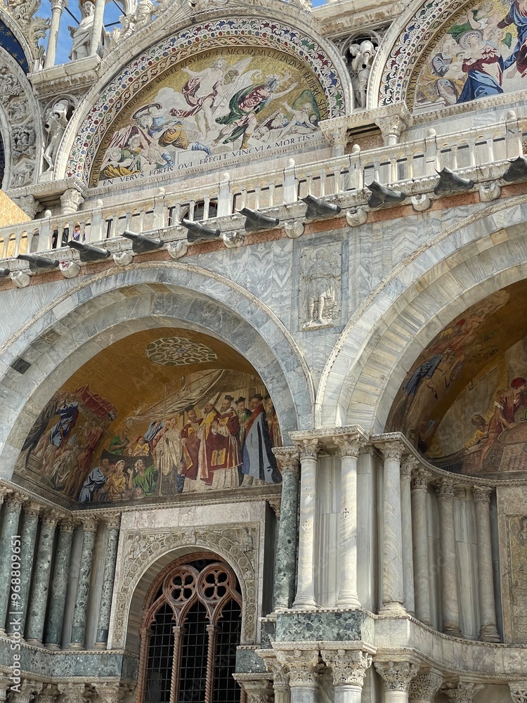 Fototapeta premium interior of the cathedral of st james country