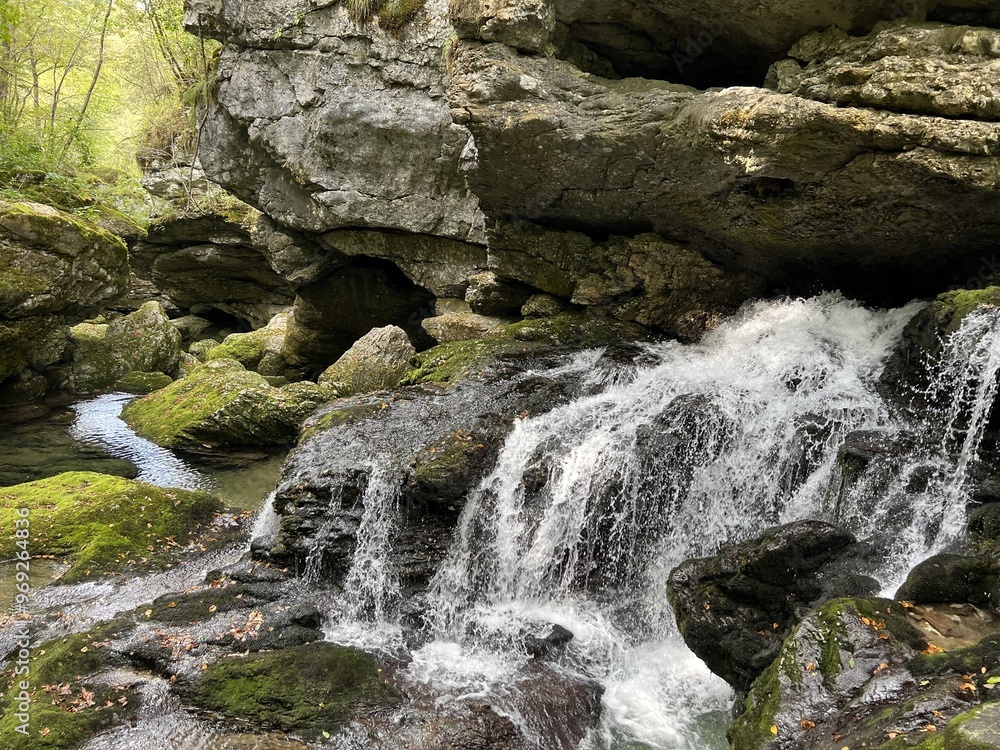The Glijun stream above the Virje waterfall or the bed of the Gljun stream (Bovec, Slovenia) - Der Glijun-Bach oberhalb des Virje-Wasserfalls oder das Bett des Gljun-Bachs (Slowenien) The Glijun stream above the Virje waterfall or the bed of the Gljun stream (Bovec, Slovenia) - Der Glijun-Bach oberhalb des Virje-Wasserfalls oder das Bett des Gljun-Bachs (Slowenien)