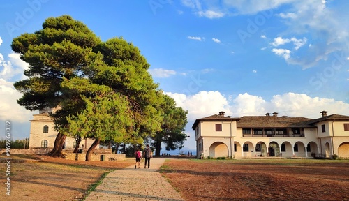 Tableau sur toile Photo of the Its Kale (Inner Fortress) and the Byzantine Museum of Ioannina, bathed in the warm glow of the afternoon summer sun