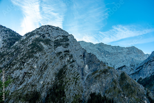 Eine wunderschöne Spätsommer Wanderung durch die Berchtesgadener Alpenlandschaft bis zum Blaueisgletscher - Berchtesgaden - Bayern - Deutschland photo