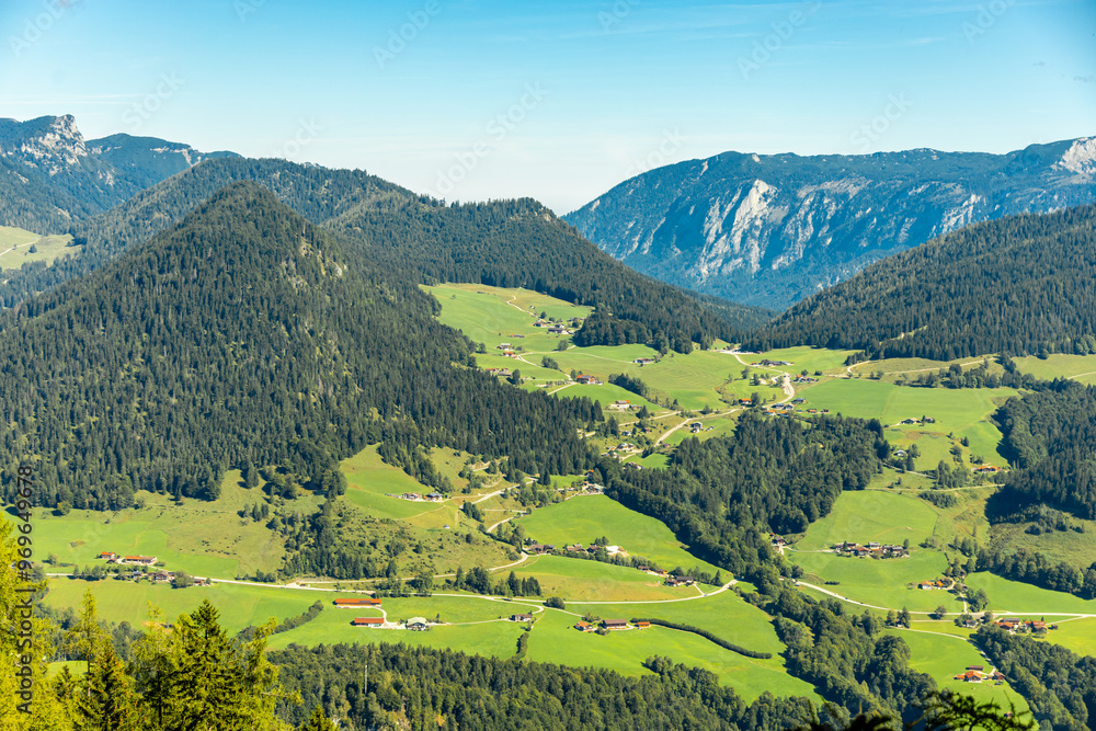 Obraz premium Eine wunderschöne Spätsommer Wanderung durch die Berchtesgadener Alpenlandschaft bis zum Blaueisgletscher - Berchtesgaden - Bayern - Deutschland