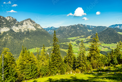 Eine wunderschöne Spätsommer Wanderung durch die Berchtesgadener Alpenlandschaft bis zum Blaueisgletscher - Berchtesgaden - Bayern - Deutschland photo