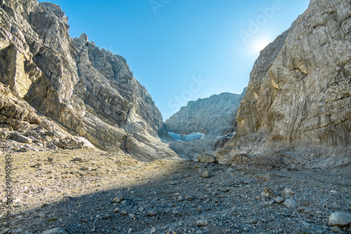 Eine wunderschöne Spätsommer Wanderung durch die Berchtesgadener Alpenlandschaft bis zum Blaueisgletscher - Berchtesgaden - Bayern - Deutschland photo