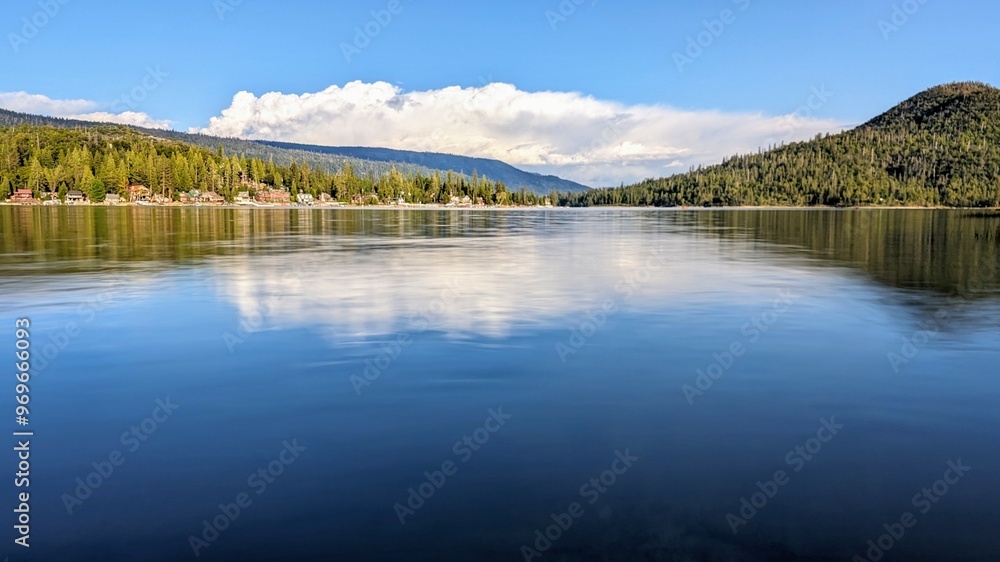 Naklejka premium lake in the mountains