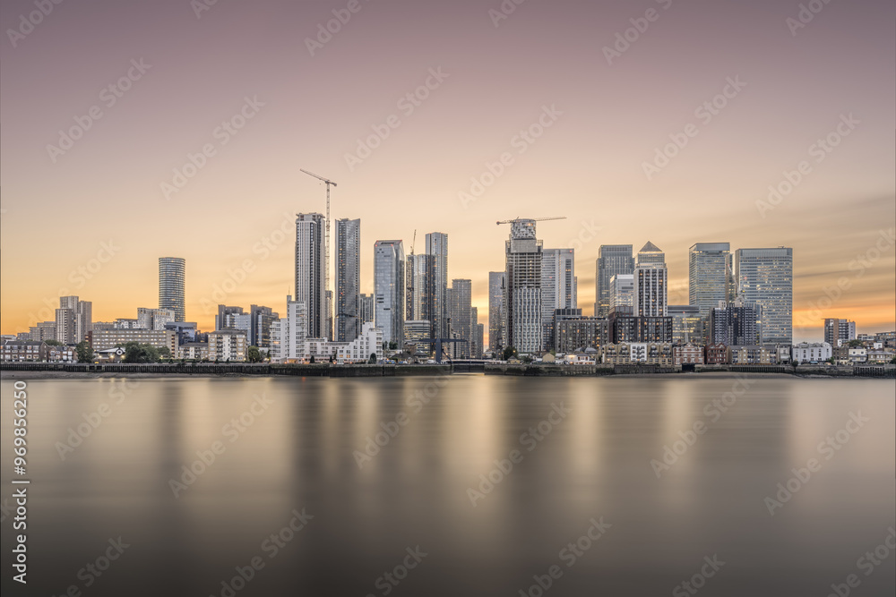 Naklejka premium Canary Wharf at Sunset from the Greenwich Peninsula
