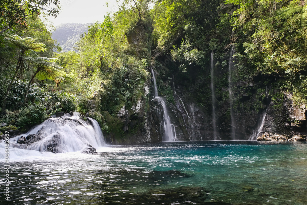 Fototapeta premium Amazing Waterfall on the Island of La Reunion, France