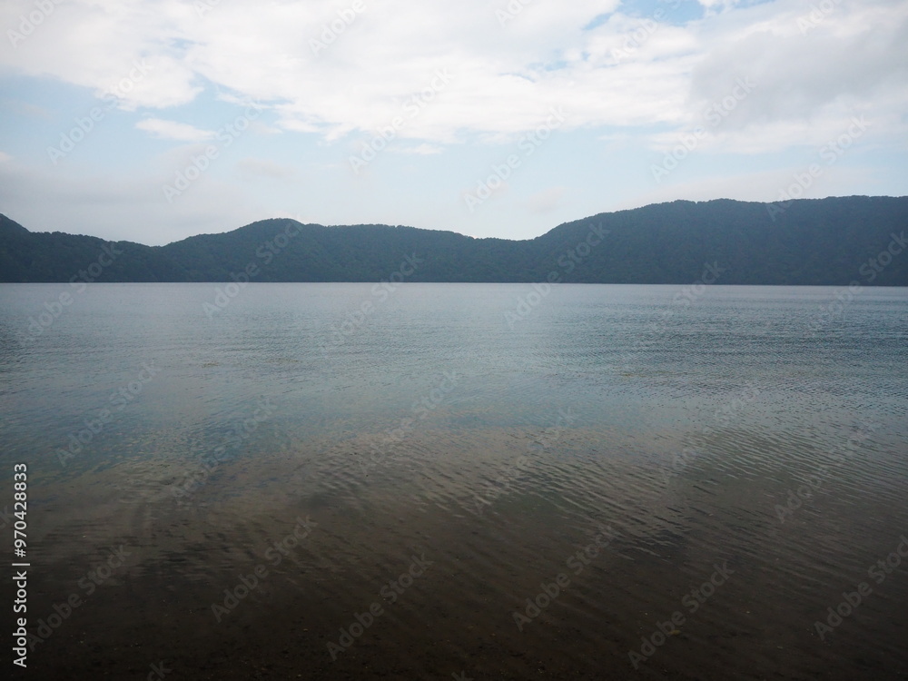 Fototapeta premium 倶多楽湖畔展望所からの倶多楽湖