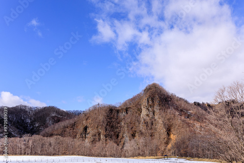 北海道平取町、チノミシㇼ（我ら祭る所）と伝えられる山【2月】 photo