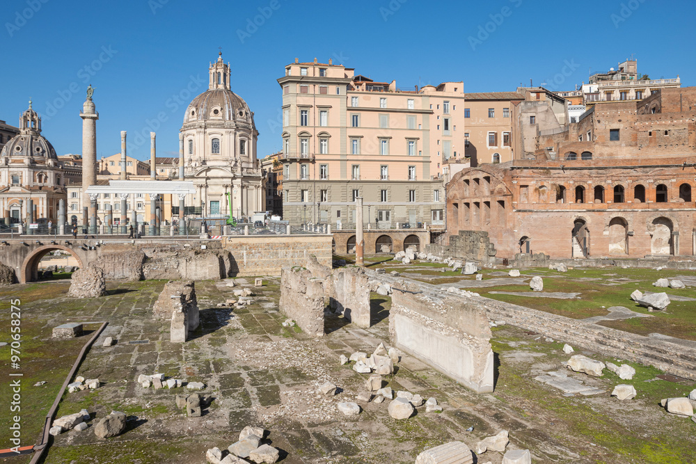 Obraz premium Trajans column. Ancient Rome cityscape landmark. Roman forum monument. Italy