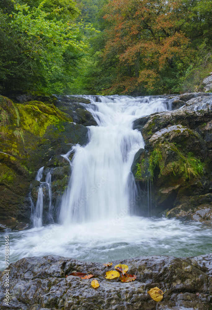 Autumn in the Ixkier waterfall. Autumn colors in the Aralar mountain range, Navarra. Autumn in the Ixkier waterfall. Autumn colors in the Aralar mountain range, Navarra.