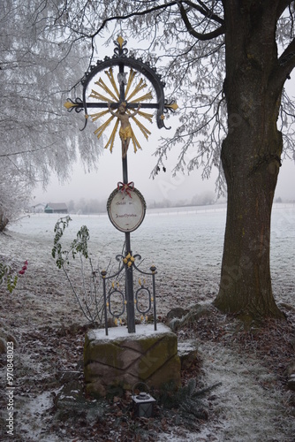 Wegkreuz im Winter, Cross in winter