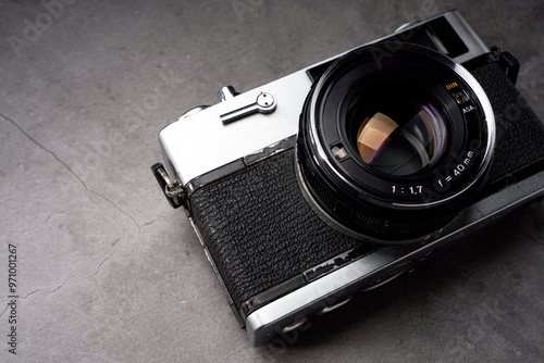 古いフィルムカメラ