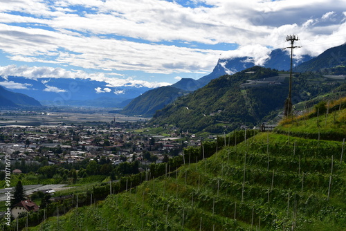 Obraz na płótnie Blick nach Lana in Südtirol w salonie