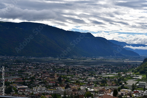 Obraz na płótnie Blick nach Lana in Südtirol w salonie