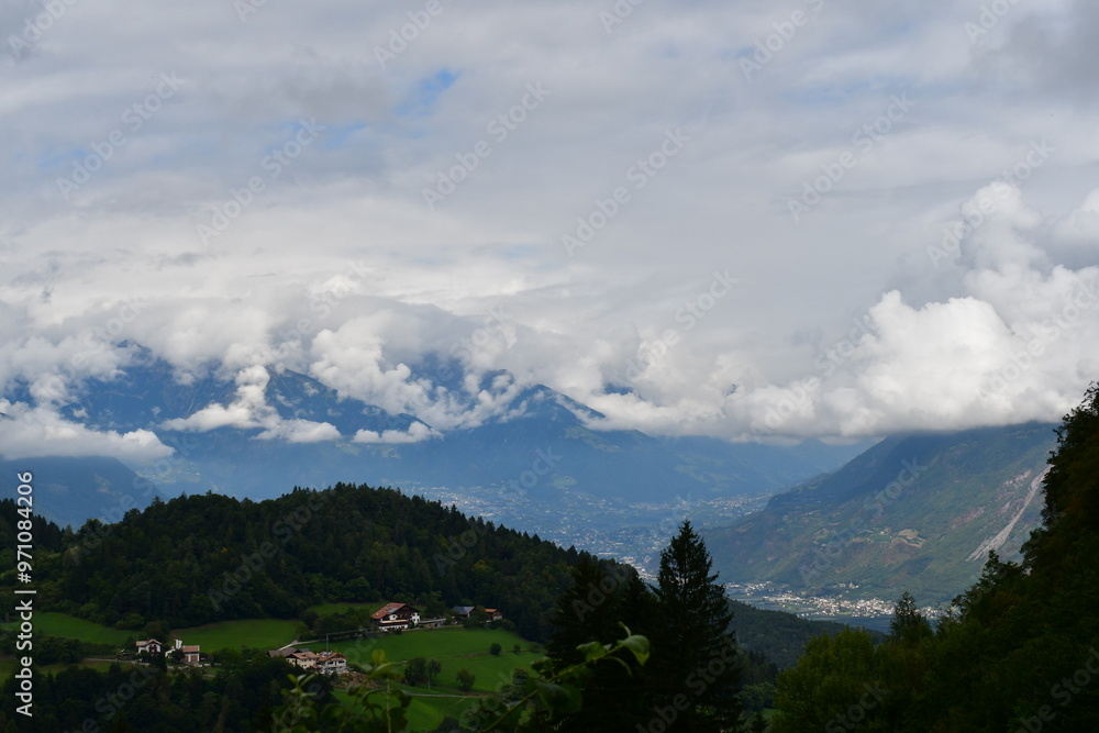 Schöne Landschaft bei Grissian in Südtirol