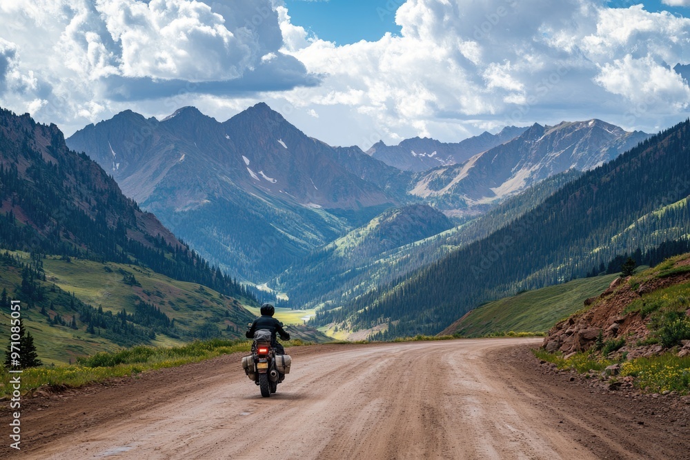 Obraz premium Motorcycle ride through Engineer Pass San Juan Mountains Colorado.