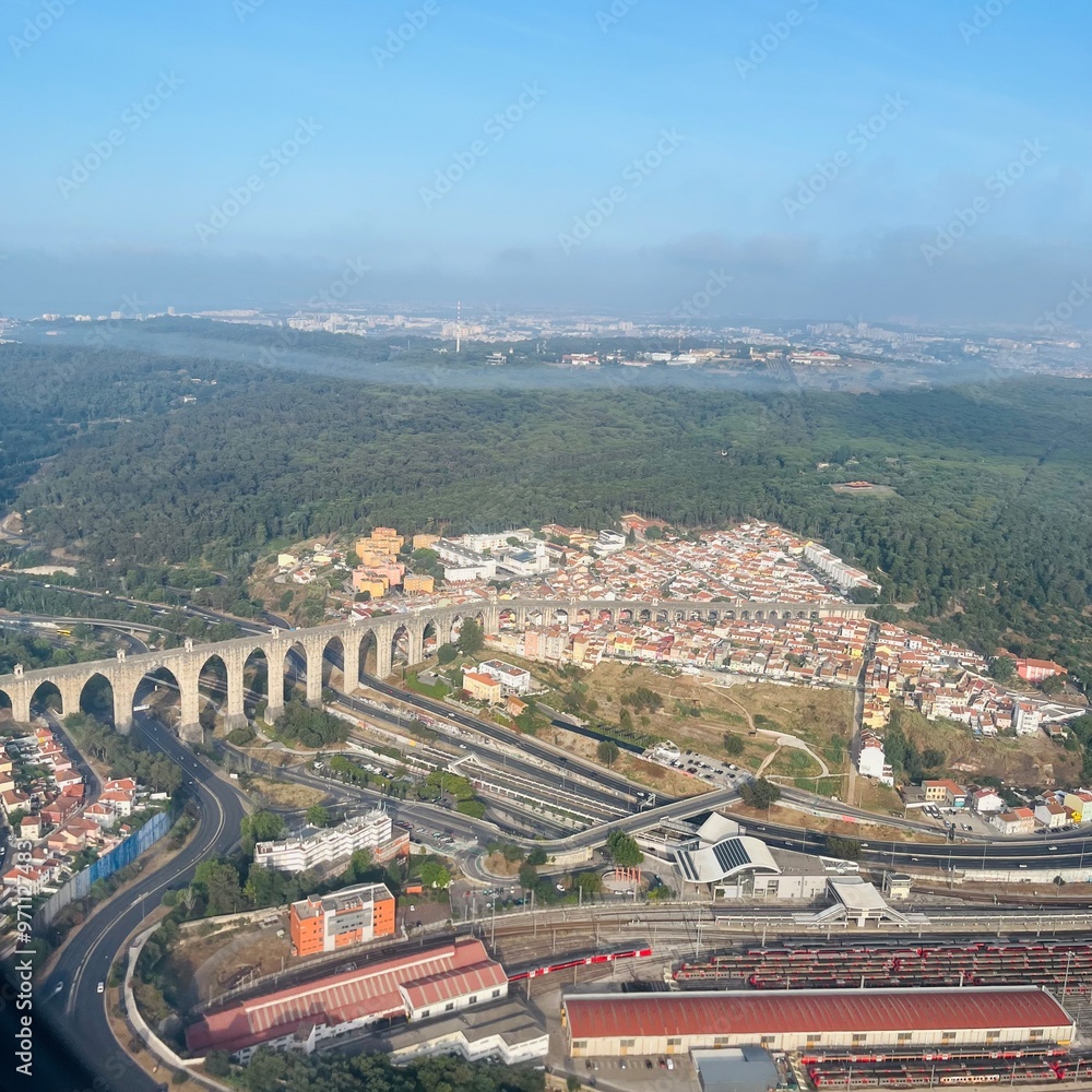Naklejka premium Stadtpanorama - Flug über Portugal