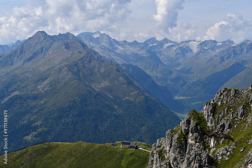 Schöne Landschaft mit Gletscherblick im Stubaital