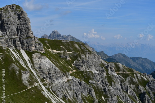 Obraz na płótnie Schöne Landschaft mit Bergen in Stubaital in Tirol w salonie
